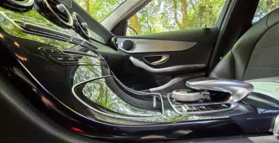 Mercedes-Benz C 200 2015 - 13750 EUR, 234000 km - AUTO.MOTO.pt - 234000km - foto 19 de 23