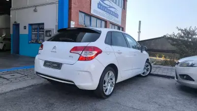 Citroën C4 2012 - 8900 EUR, 180000 km - AUTO.MOTO.pt - 180000km - foto 12 de 24