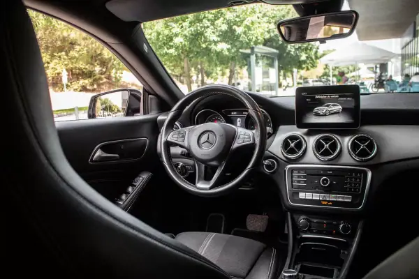 Mercedes-Benz CLA 180 2018 - 19500 EUR, 177901 km - AUTO.MOTO.pt - 177901km - foto 31 de 39