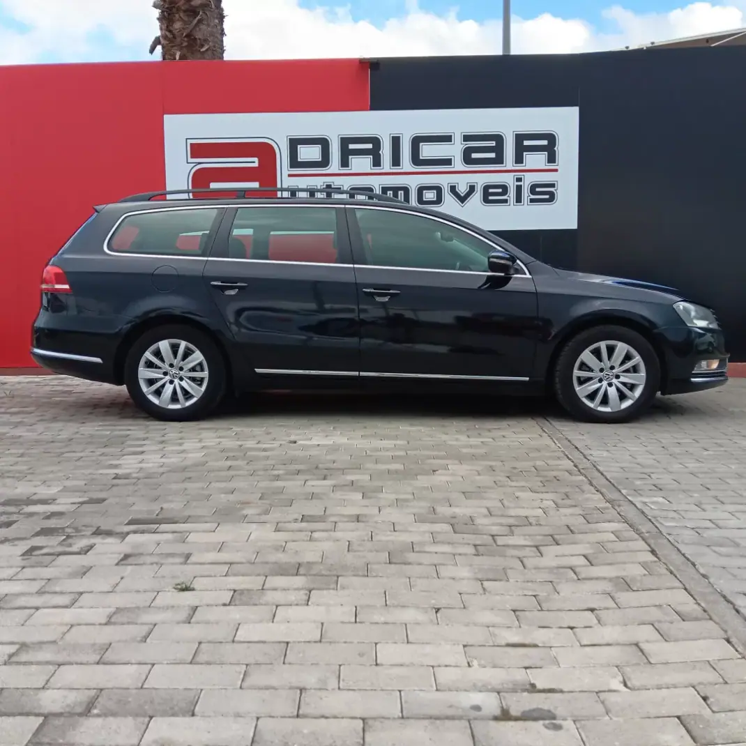 Volkswagen Passat Variant 2011 - 10500 EUR, 230094 km - AUTO.MOTO.pt - 230094km - foto 2 de 4