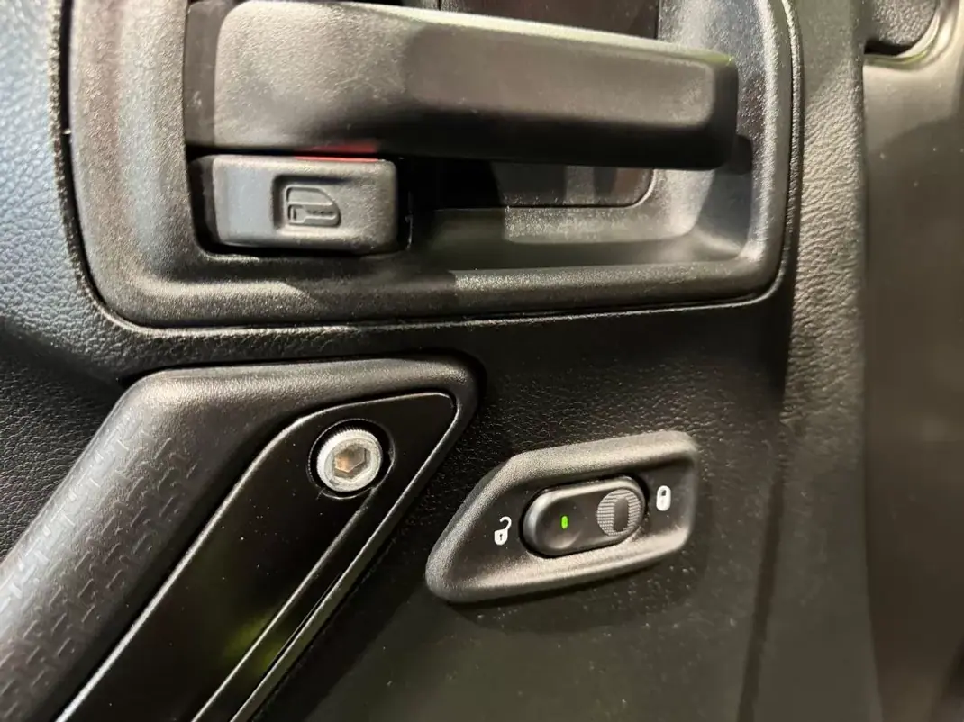 Jeep Wrangler 2019 - 65000 EUR, 19000 km - 19000km - foto 29 de 60