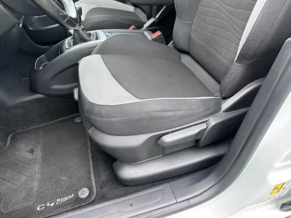 Citroën C4 Picasso 2015 - 9250 EUR, 160000 km - AUTO.MOTO.pt - 160000km - foto 38 de 68
