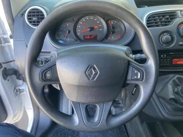 Renault KANGOO 1.5 BLUE DCI 3LUG EDITION ONE 2017 - 10900 EUR, 128600 km - AUTO.MOTO.pt - 128600km - foto 10 de 16