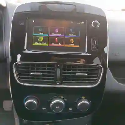 Renault Clio Sport Tourer 2019 - 12900 EUR, 109856 km - 109856km - foto 12 de 15