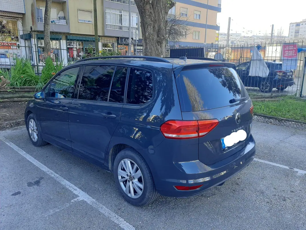 Volkswagen Touran 2023 - 24200 EUR, 183000 km - 183000km - foto 3 de 9