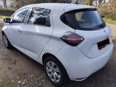 Renault Zoe 2020 - 12950 EUR, 110000 km - AUTO.MOTO.pt - 110000km - foto 5 de 27