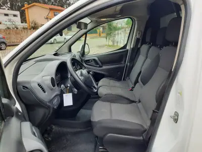 Citroën BERLINGO VAN XL 1.5 BLUE HDI 3 LUGARES 2016 - 9900 EUR, 177157 km - AUTO.MOTO.pt - 177157km - foto 5 de 10