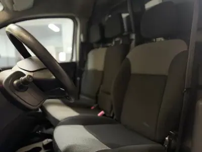 Renault Kangoo 2018 - 12250 EUR, 184400 km - AUTO.MOTO.pt - 184400km - foto 13 de 15