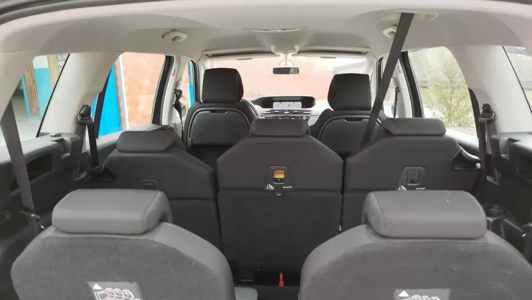 Citroën C4 Grand Picasso 2014 - 10500 EUR, 171000 km - AUTO.MOTO.pt - 171000km - foto 8 de 14