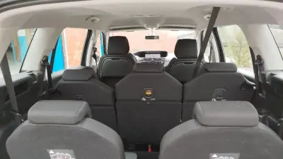 Citroën C4 Grand Picasso 2014 - 10500 EUR, 171000 km - AUTO.MOTO.pt - 171000km - foto 8 de 14