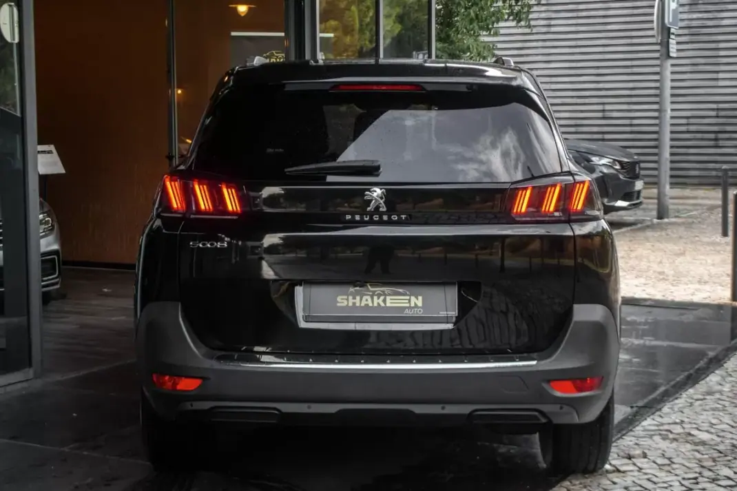Peugeot 5008 2023 - 23550 EUR, 19181 km - 19181km - foto 10 de 41