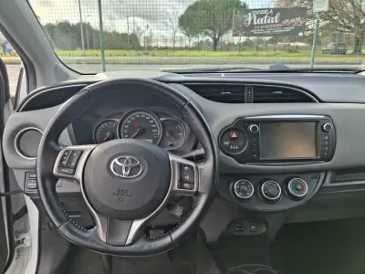 Toyota Yaris 2016 - 12950 EUR, 119678 km - AUTO.MOTO.pt - 119678km - foto 11 de 15