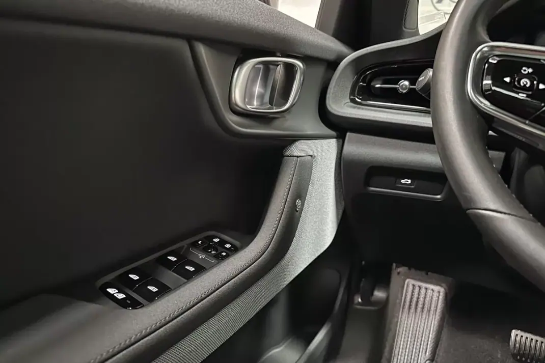 Polestar 2 2023 - 28950 EUR, 22166 km - AUTO.MOTO.pt - 22166km - foto 47 de 56