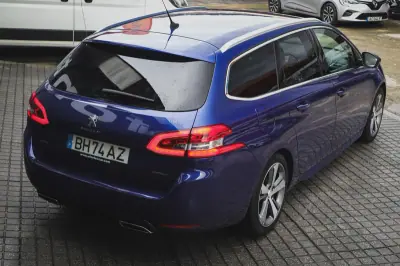 Peugeot 308 SW 2018 - 13980 EUR, 79660 km - AUTO.MOTO.pt - 79660km - foto 20 de 27