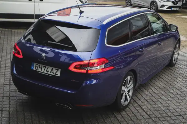 Peugeot 308 SW 2018 - 12350 EUR, 79660 km - AUTO.MOTO.pt - 79660km - foto 20 de 27