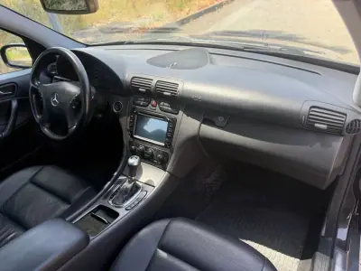 Mercedes-Benz C 220 2002 - 6450 EUR, 227000 km - AUTO.MOTO.pt - 227000km - foto 14 de 31