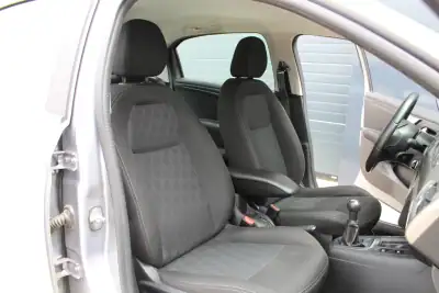 Citroën C-Elysée 2019 - 10500 EUR, 118000 km - AUTO.MOTO.pt - 118000km - foto 13 de 21