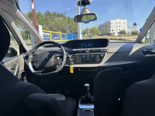 Citroën C4 Picasso 2015 - 14500 EUR, 138345 km - AUTO.MOTO.pt - 138345km - foto 26 de 39