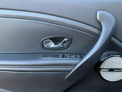 Renault Mégane Coupe 2014 - 12900 EUR, 155557 km - AUTO.MOTO.pt - 155557km - foto 18 de 32