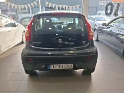 Peugeot 107 2008 - 4500 EUR, 127195 km - AUTO.MOTO.pt - 127195km - foto 13 de 14