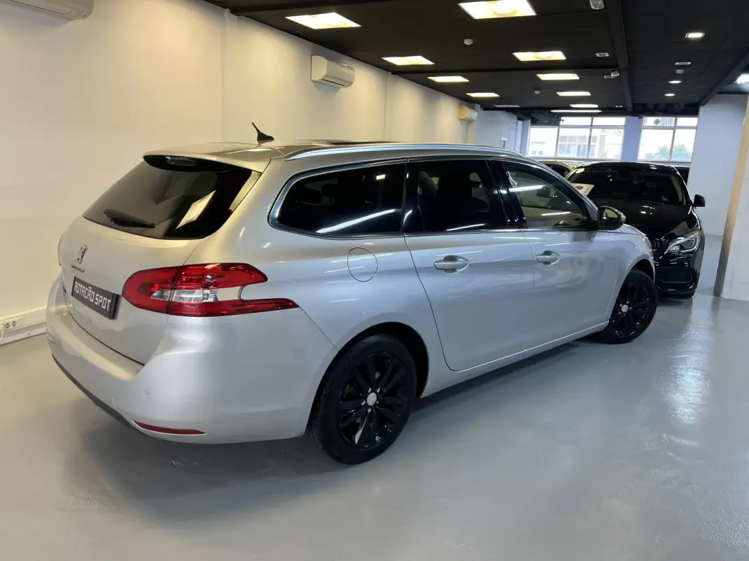 Peugeot 308 SW 2014 - 6990 EUR, 298000 km - AUTO.MOTO.pt - 298000km - foto 20 de 37