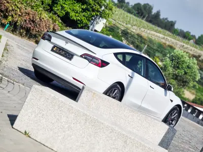 Tesla Model 3 2021 - 24990 EUR, 113300 km - AUTO.MOTO.pt - 113300km - foto 26 de 26