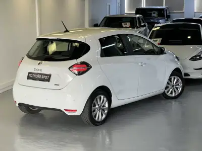 Renault Zoe 2020 - 13990 EUR, 145000 km - AUTO.MOTO.pt - 145000km - foto 13 de 52