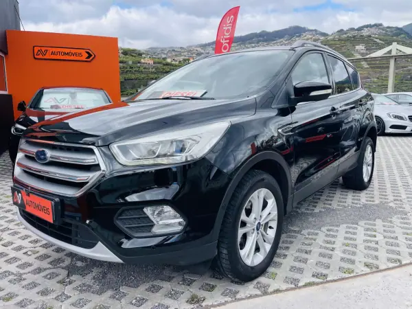 Ford Kuga 2017 - 17950 EUR, 85499 km - AUTO.MOTO.pt - 85499km - foto 3 de 14