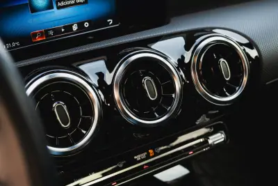 Mercedes-Benz A 250 2022 - 25000 EUR, 124440 km - AUTO.MOTO.pt - 124440km - foto 20 de 24