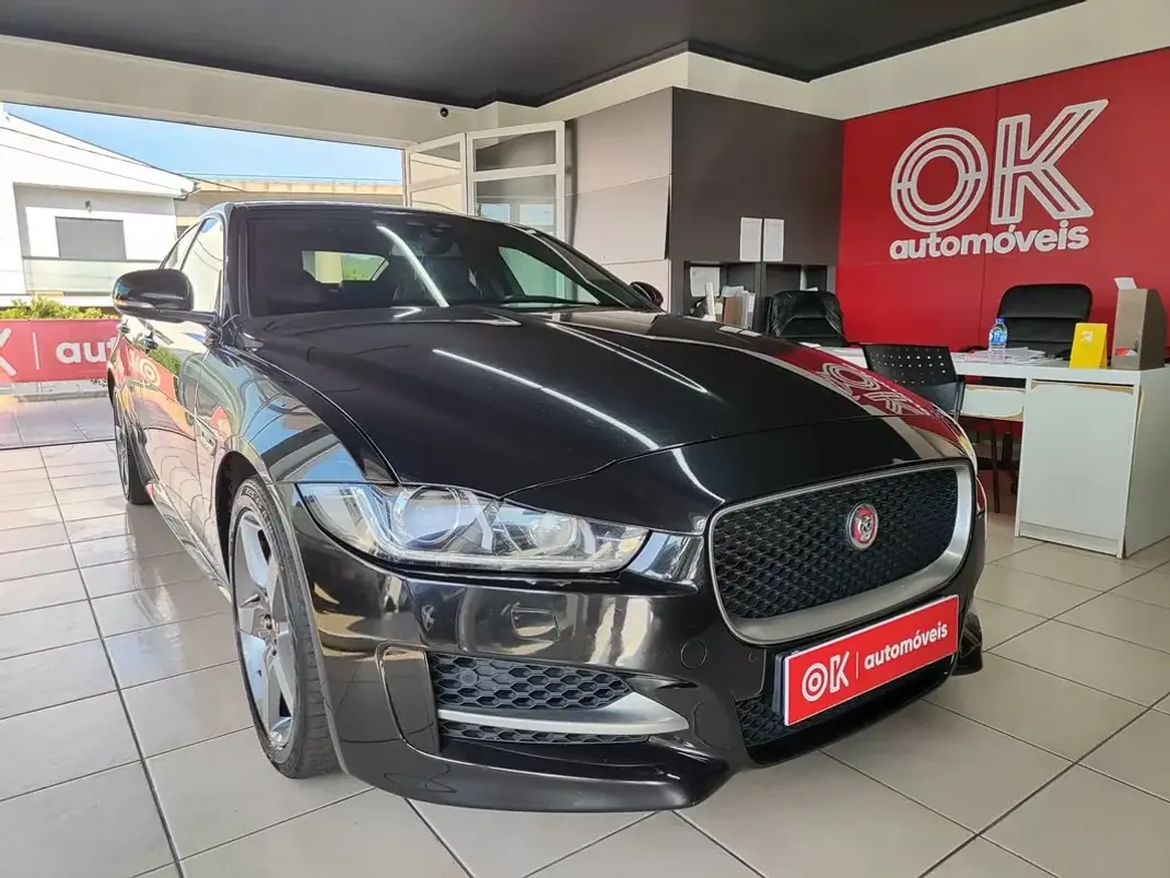 Jaguar XE 2017 - 14250 EUR, 243000 km - AUTO.MOTO.pt - 243000km - foto 1 de 34