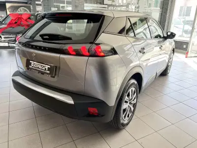 Peugeot e-2008 2023 — foto 5 de 25
