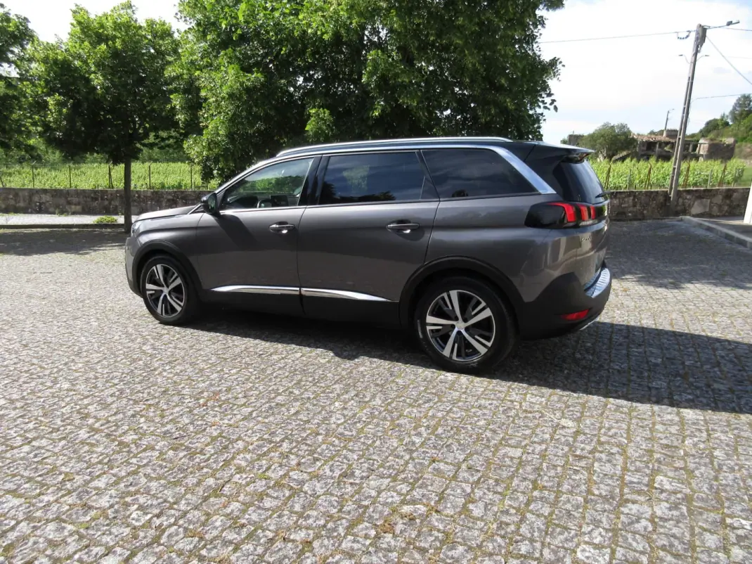 Peugeot 5008 2017 - 20490 EUR, 161000 km - AUTO.MOTO.pt - 161000km - foto 6 de 57