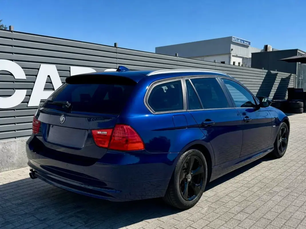 BMW 320 2011 - 11950 EUR, 245000 km - 245000km - foto 5 de 16