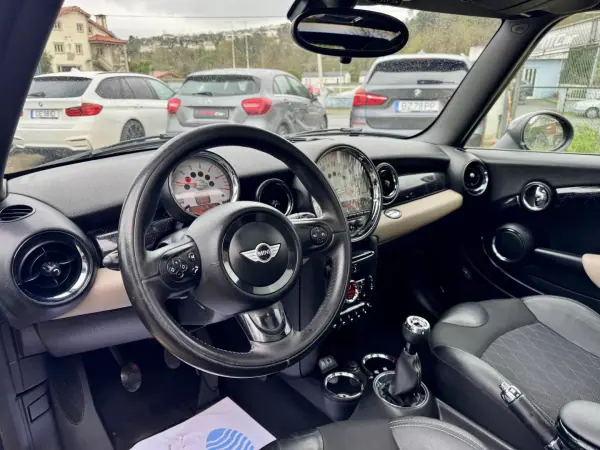 MINI Cooper 2013 - 9999 EUR, 170000 km - AUTO.MOTO.pt - 170000km - foto 10 de 25