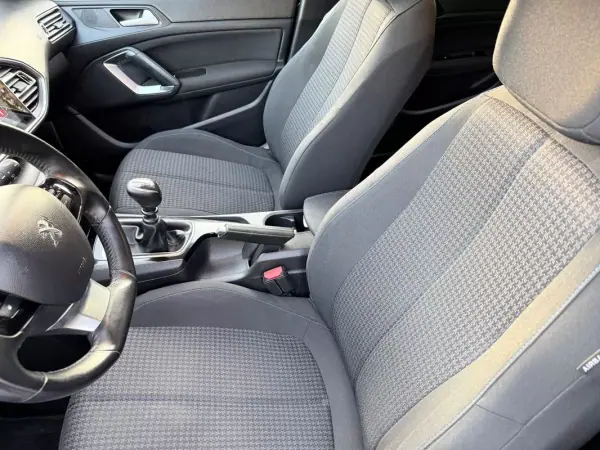 Peugeot 308 SW 2020 - 12900 EUR, 135154 km - AUTO.MOTO.pt - 135154km - foto 8 de 44