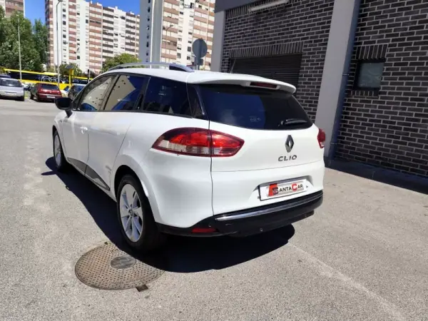 Renault Clio Sport Tourer 2018 - 7500 EUR, 250000 km - AUTO.MOTO.pt - 250000km - foto 7 de 23