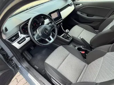 Renault Clio 2022 - 15500 EUR, 84200 km - AUTO.MOTO.pt - 84200km - foto 10 de 11