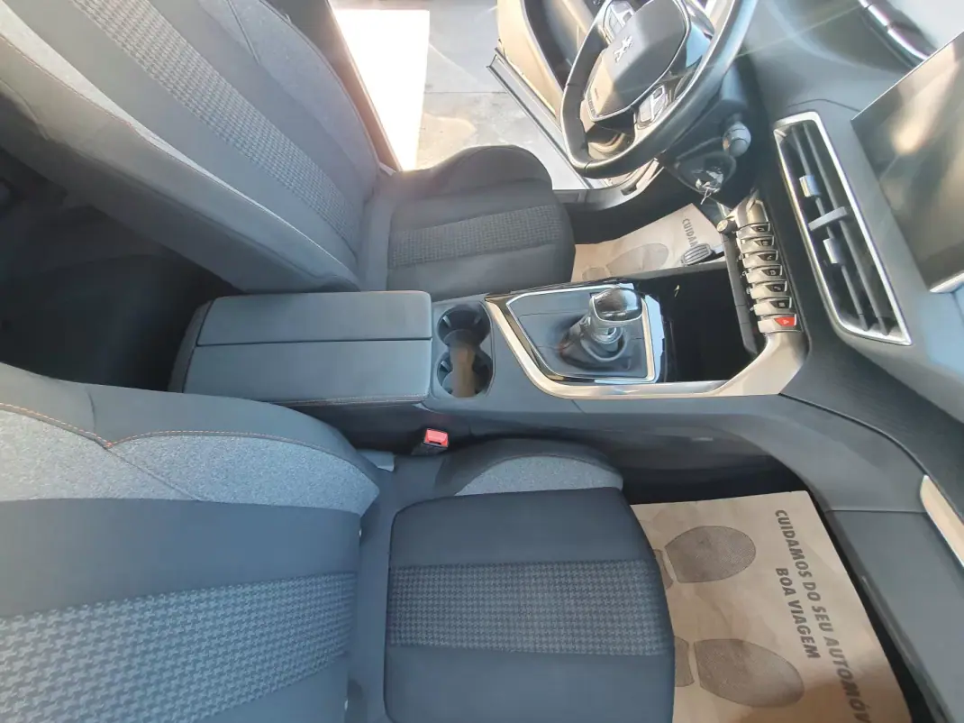 Peugeot 3008 2019 - 17 EUR, 80000 km - AUTO.MOTO.pt - 80000km - foto 26 de 26