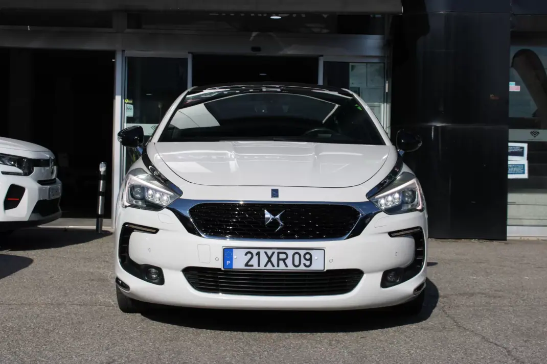 DS DS5 2016 - 14440 EUR, 153500 km - 153500km - foto 2 de 34