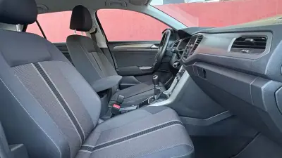 Volkswagen T-Roc 2021 - 17900 EUR, 169000 km - AUTO.MOTO.pt - 169000km - foto 12 de 13