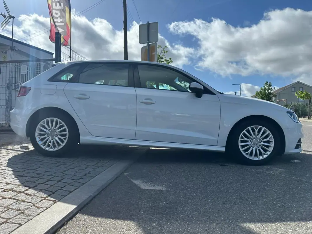 Audi A3 Sportback 2015 - 15900 EUR, 151923 km - AUTO.MOTO.pt - 151923km - foto 8 de 30