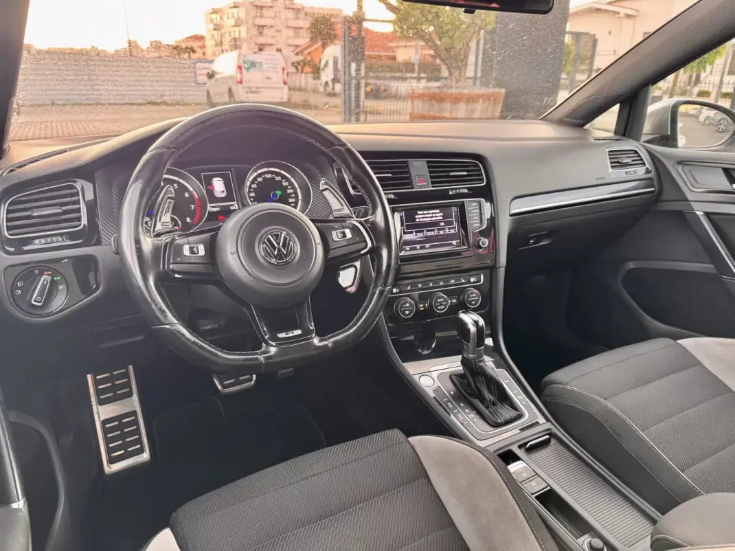 Volkswagen Golf 2014 - 23500 EUR, 175000 km - AUTO.MOTO.pt - 175000km - foto 15 de 27
