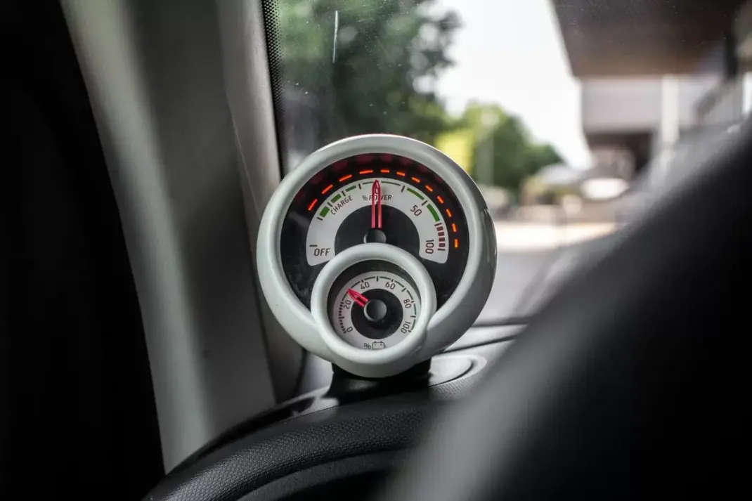 Smart ForTwo Coupé 2019 - 10900 EUR, 68296 km - AUTO.MOTO.pt - 68296km - foto 22 de 37