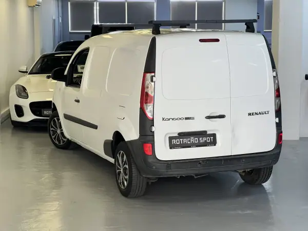 Renault 2018 - 6490 EUR, 385000 km - AUTO.MOTO.pt - 385000km - foto 3 de 33