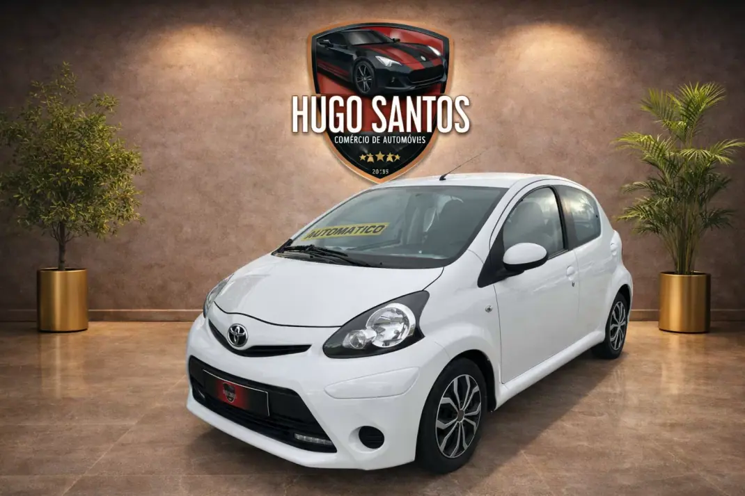 Toyota Aygo 2012 - 8290 EUR, 121000 km - AUTO.MOTO.pt - 121000km - foto 1 de 16