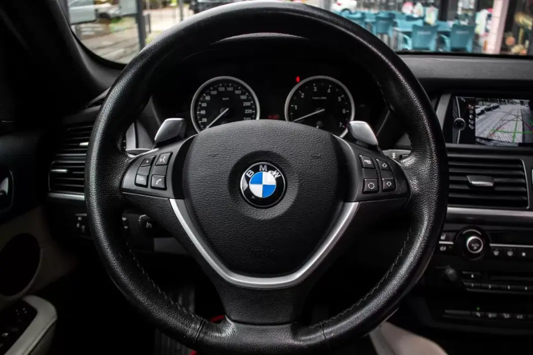 BMW X6 ActiveHybrid 2010 - 23990 EUR, 173745 km - AUTO.MOTO.pt - 173745km - foto 12 de 40