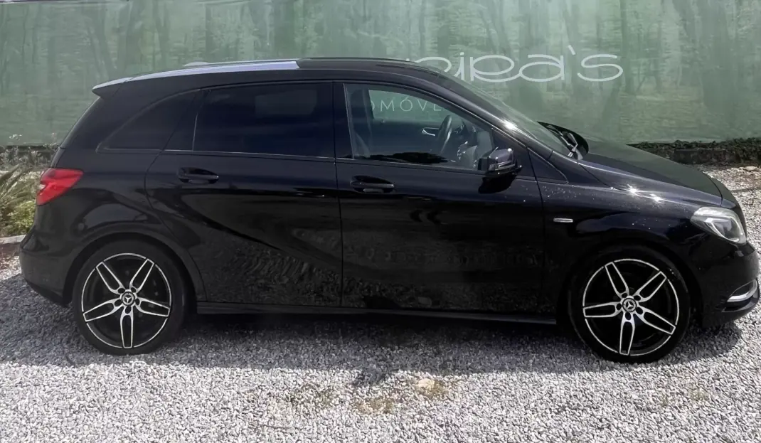 Mercedes-Benz B 180 2011 - 9990 EUR, 323900 km - AUTO.MOTO.pt - 323900km - foto 4 de 18