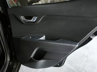 Kia Stonic 2024 - 17950 EUR, 9000 km - AUTO.MOTO.pt - 9000km - foto 40 de 46