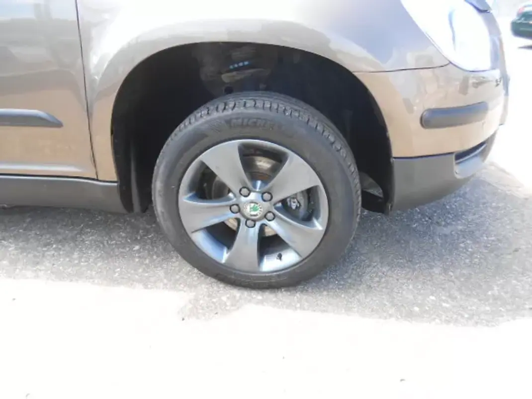 Skoda Yeti 2011 - 8900 EUR, 190307 km - AUTO.MOTO.pt - 190307km - foto 3 de 11
