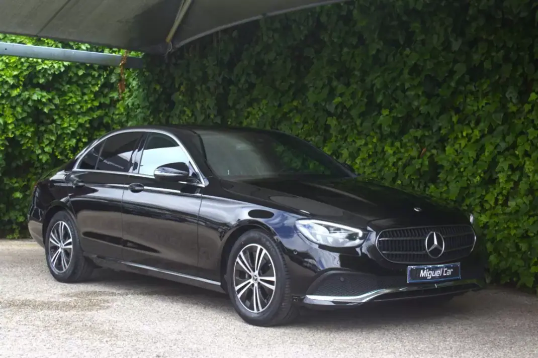 Mercedes-Benz E 200 2020 - 39900 EUR, 49700 km - AUTO.MOTO.pt - 49700km - foto 1 de 17